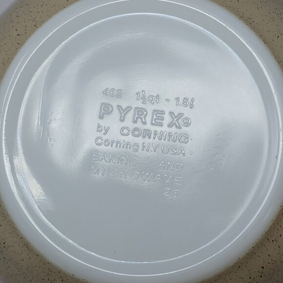 Pyrex 402 Homestead 1.5 Qt Speckled Mixing Bowl Beige with Blue Floral - Picture 13 of 13